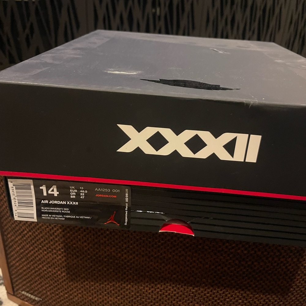 Jordan XXXI Black and Red Athletic Shoes - Picture 4 of 5